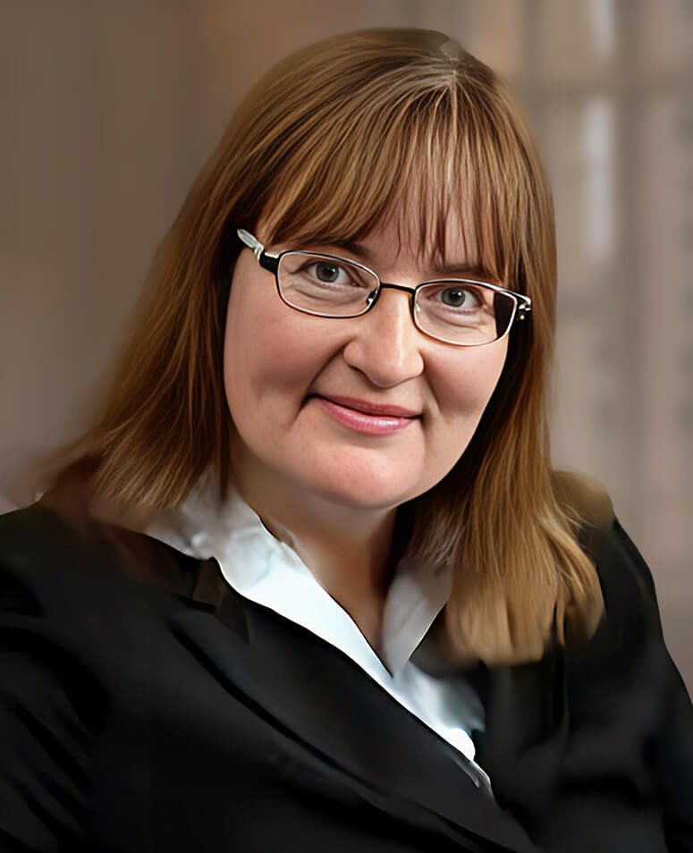 Headshot of attorney Tracy Thomas Cadzow